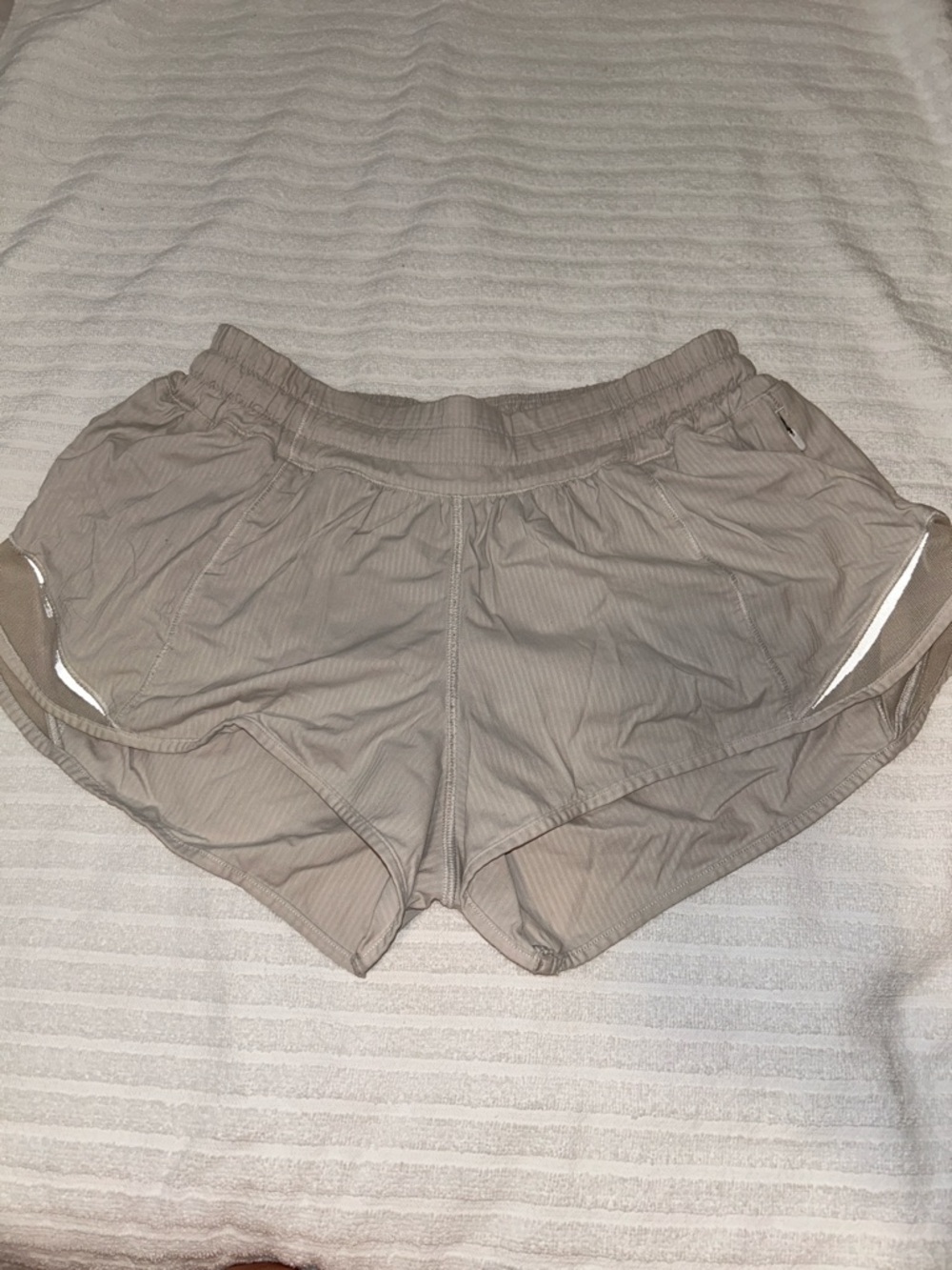 Lululemon Hotty Hot Shorts White